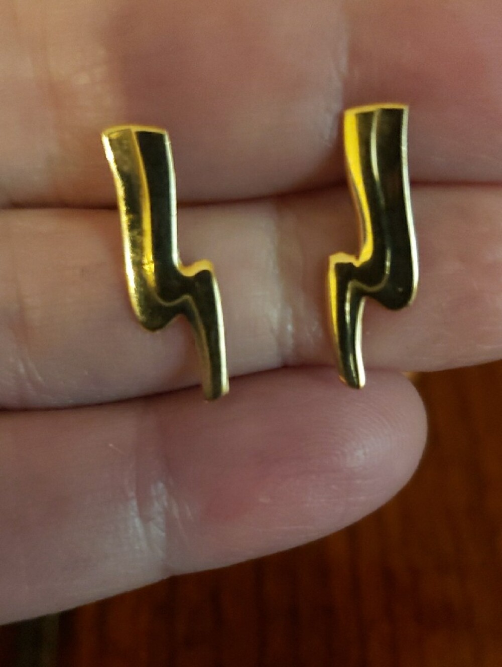 Gold Wavy Accent Mother-of-Pearl Round Stud Earrings - Can Wear Gold  Separated - Picture 2 of 10